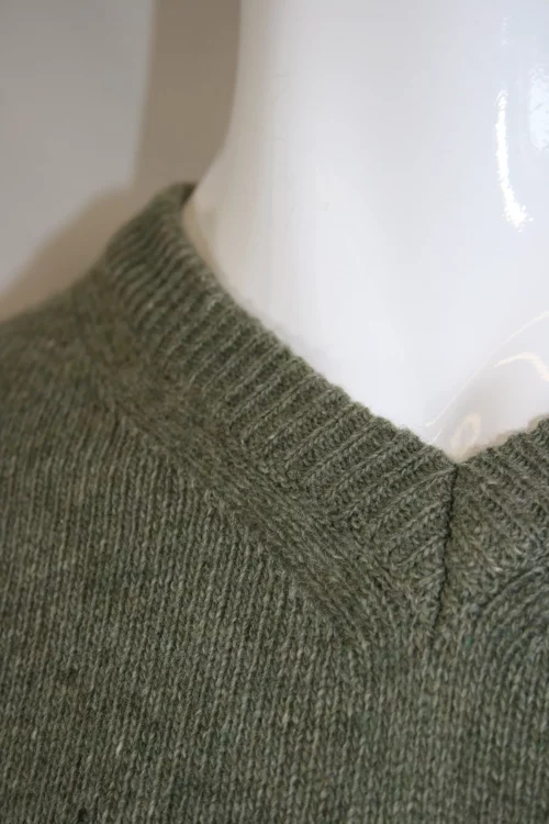 Pull Col V Lambswool V Vert Moyen – Image 2
