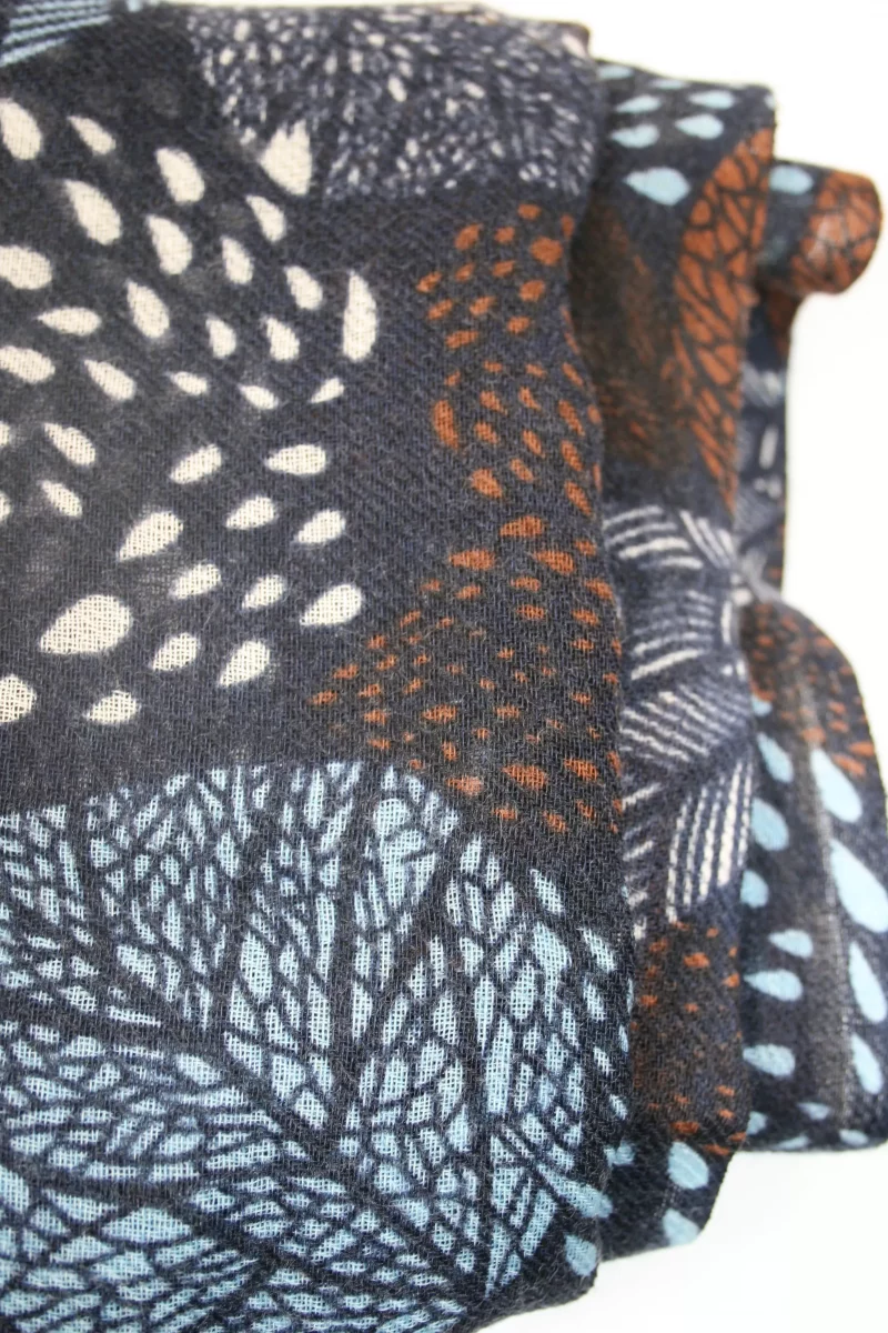 Accessoire Echarpe Laine Feuilles Beige Fonce – Image 2